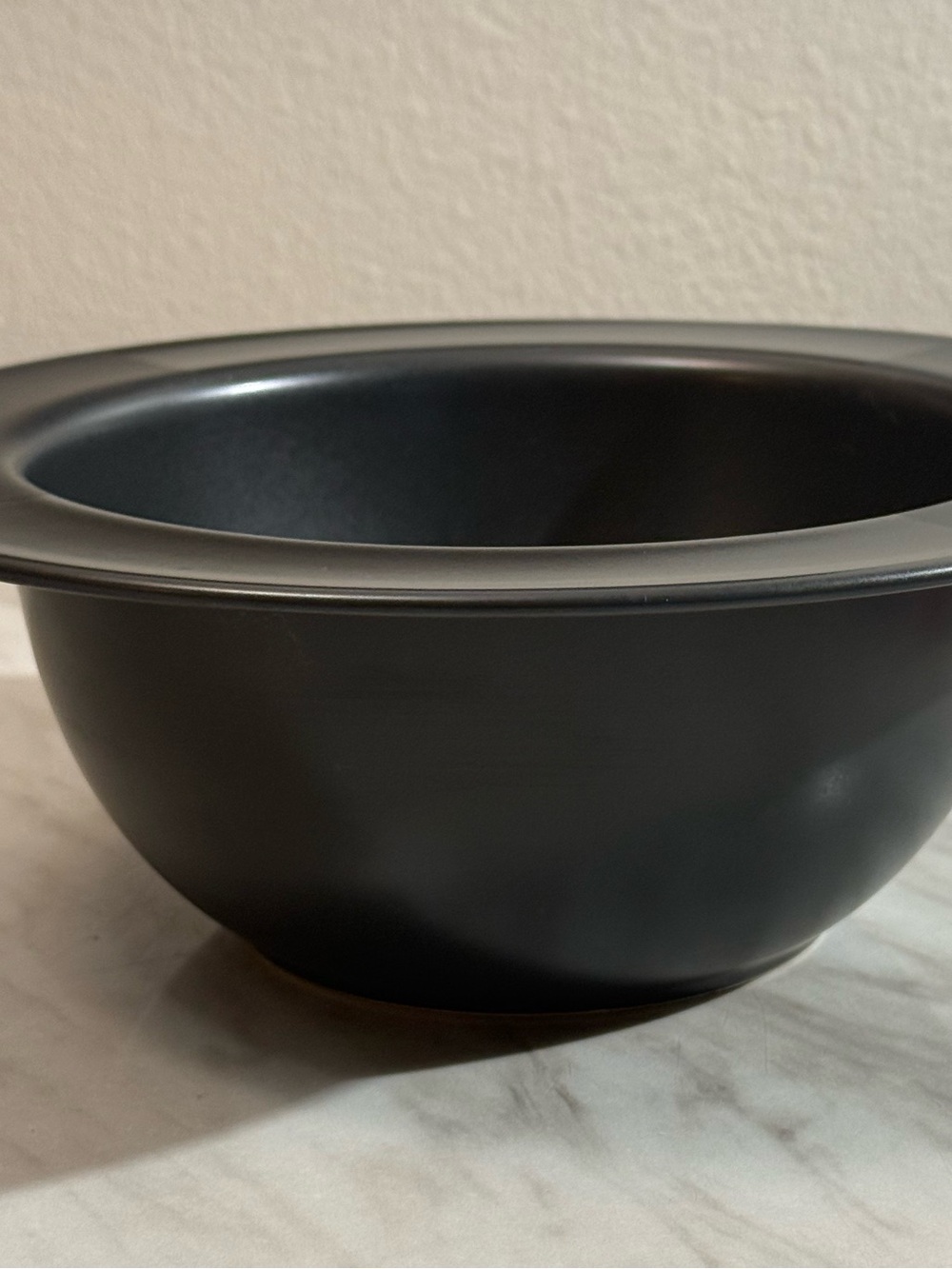 Nautica Arctic Night Signature Tablewares Round Serving Bowl Black Matte 9 in